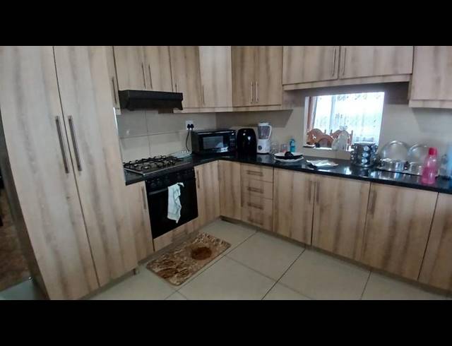 3 BEDROOM HOUSE FOR SALE IN BURLINGTON HEIGHTS